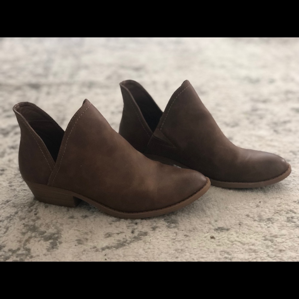 Universal Thread Brown Faux Leather Booties